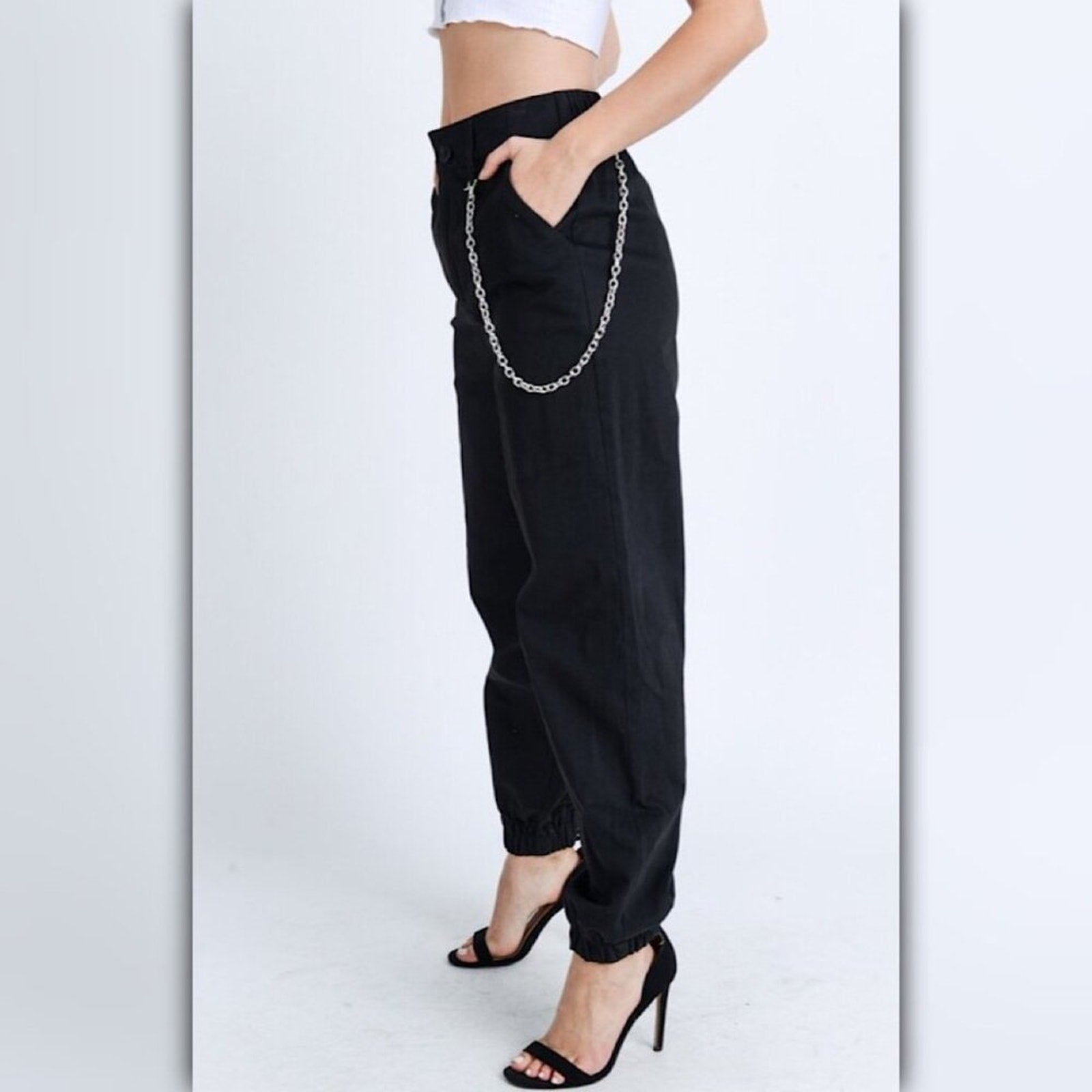 A910 ◾ Black Wallet Chain Cargo Joggers