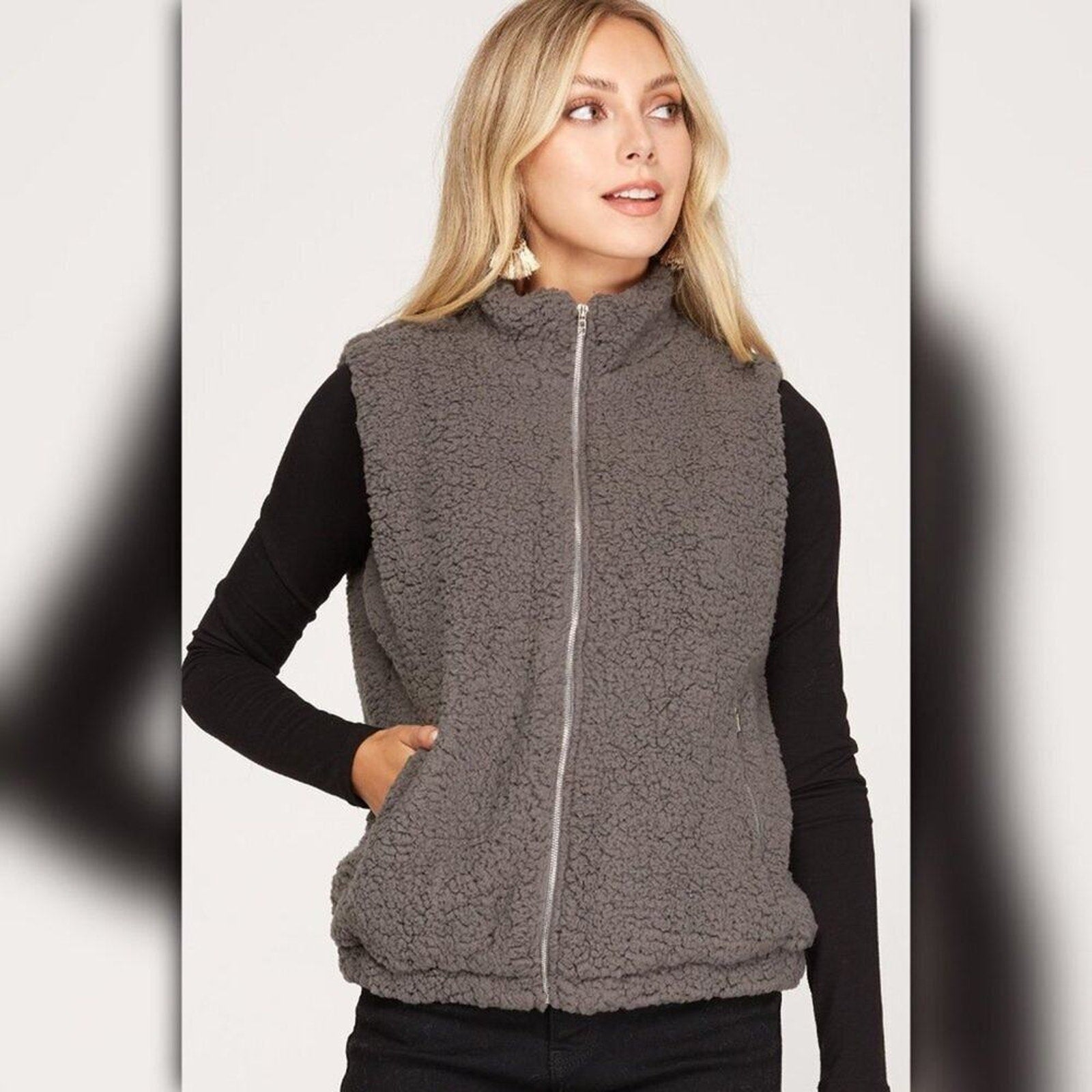 A130 •  Sleeveless High Neck Zip Up Teddy Bear Vest